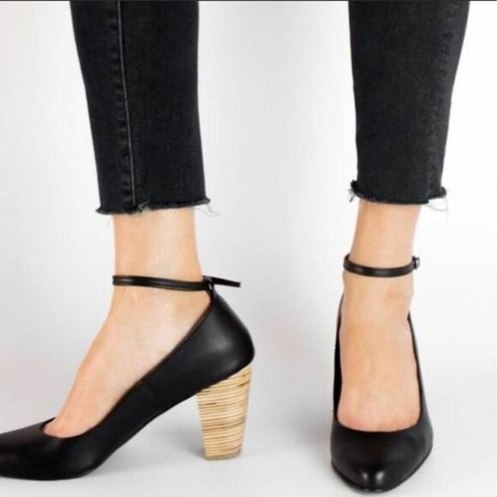 Nicora Natalie Heels‎ Black Vegan Leather Size 7.5-8/38 Vibram Sole Ankle Strap